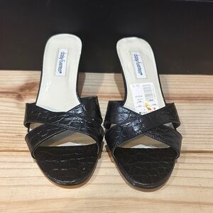 Daisy Fuentes Black Textured Mules